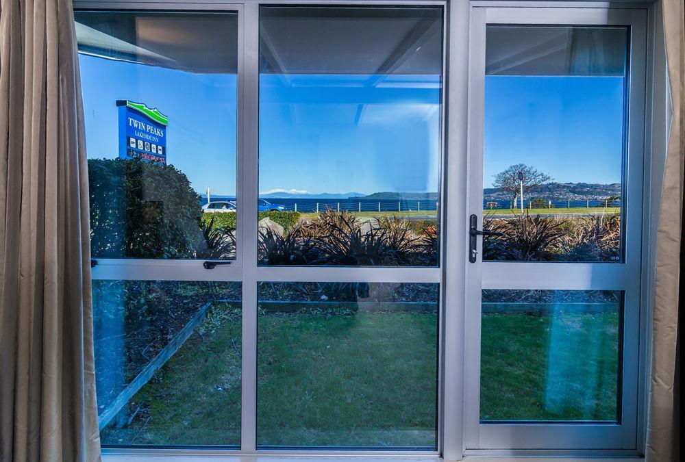 Twin Peaks Lakeside Inn Taupo Eksteriør billede