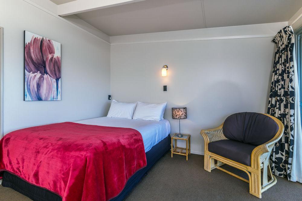 Twin Peaks Lakeside Inn Taupo Eksteriør billede