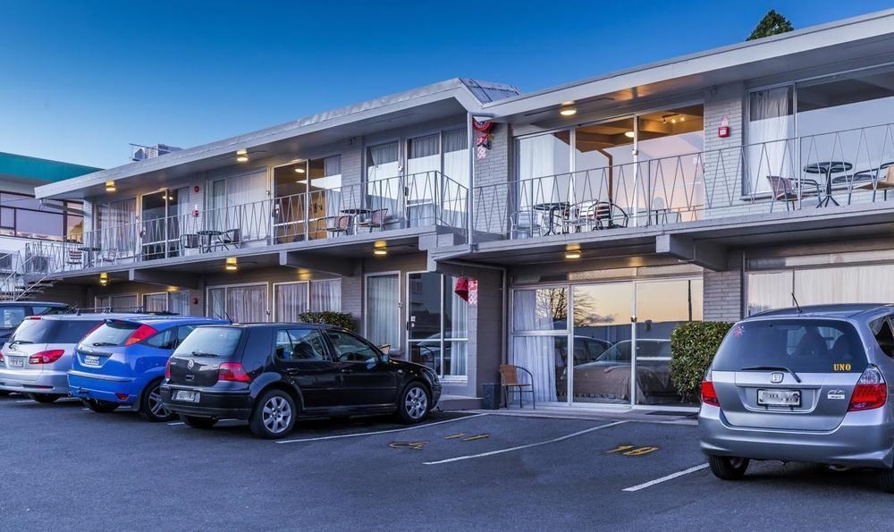 Twin Peaks Lakeside Inn Taupo Eksteriør billede